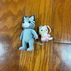 SYLVANIAN FAMILIES Action Figures Lot of 2 Calico Critters Collectible Toys